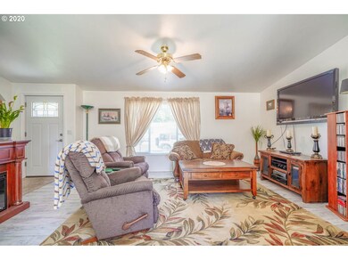 1016 SW Joshua Dr, Hermiston, OR 97838 - photo 3