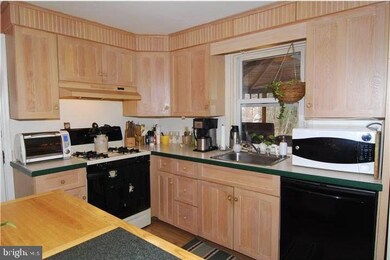 624 Gregg St, Shillington, PA 19607 - photo 6