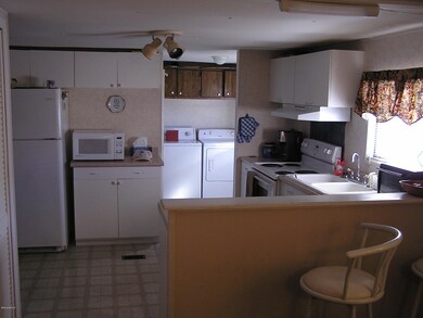 Kitchen/Breakfast Bar