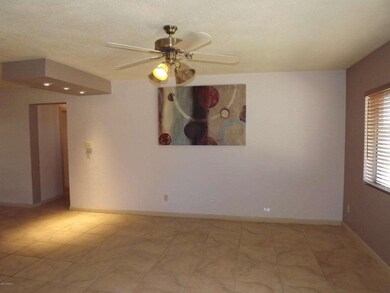 LIVING ROOM3
