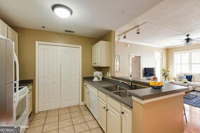 _MLS_7 - Kitchen - Modern - 21.jpeg