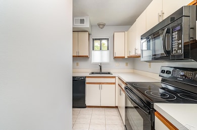 301 S Walnut St unit 301, Bay City, MI 48706 - photo 4