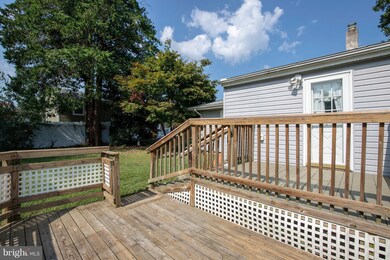 221 Dale Rd, Pasadena, MD 21122 - photo 4