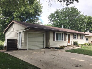 1114 Janson St, Albert Lea, MN 56007 - photo 2