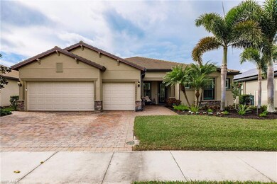 View of front of house featuring a front lawn and 