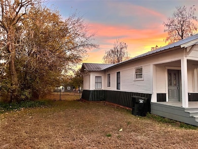 209 E G St, Ringling, OK 73456 - photo 3