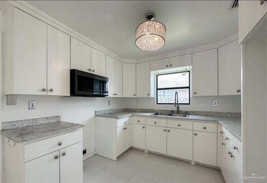 White Modern Kitchen