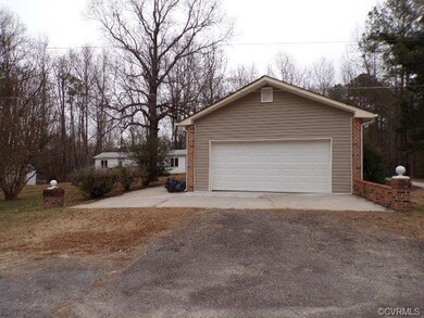 1820 Birdsong Rd, Petersburg, VA 23805 - photo 2