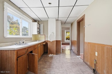 1036 Lexington Ave, Akron, OH 44310 - photo 6