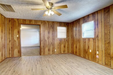 207 County Road 3597, Boyd, TX 76023 - photo 5