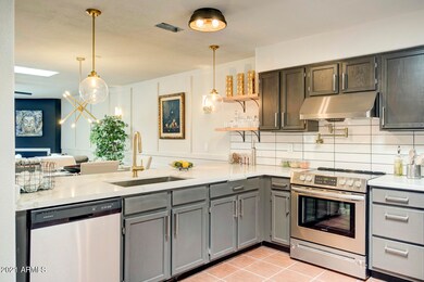 14_1413_N_Oak_St__11_mls