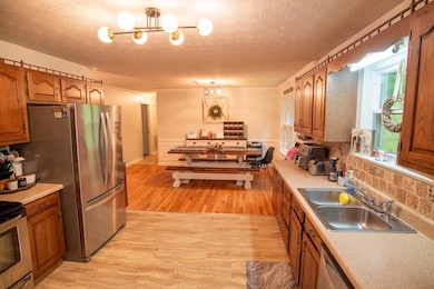 Swanson Kitchen 01