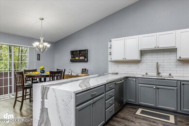 Kitchen w/ Quartz 