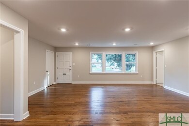 206 E 65th St, Savannah, GA 31405 - photo 6