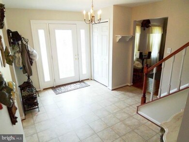 1375 Butter Churn Dr, Herndon, VA 20170 - photo 6