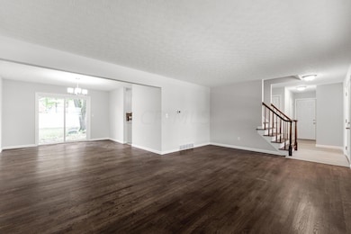 748 Strawberry Hill Rd W, Columbus, OH 43213 - photo 4