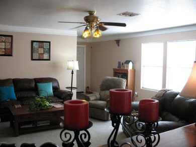 LivingRoom06