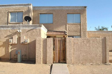 4526 Riverside Front