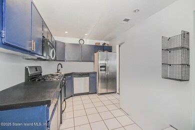 171 Aspen Knolls Way, Staten Island, NY 10312 - photo 6