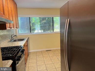 508 Fairfield Rd, East Windsor, NJ 08520 - photo 4