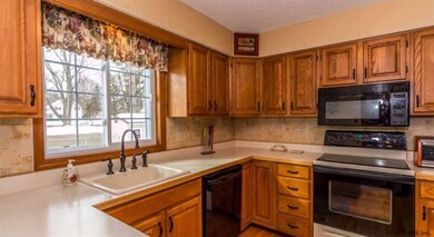 1 Riesling Rd, Schenectady, NY 12309 - photo 5