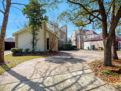 5847 Green Falls Dr, Houston, TX 77088 - photo 3