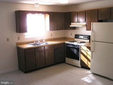 208 Nottoway Dr, Stephens City, VA 22655 - photo 2