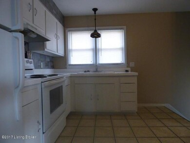 9411 Doewood Ln, Louisville, KY 40291 - photo 6