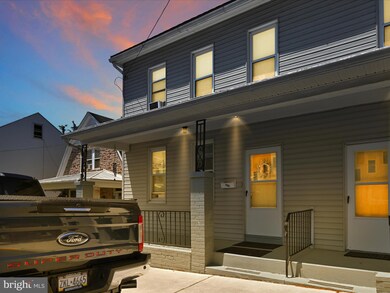 124 S Warren St, Orwigsburg, PA 17961 - photo 2