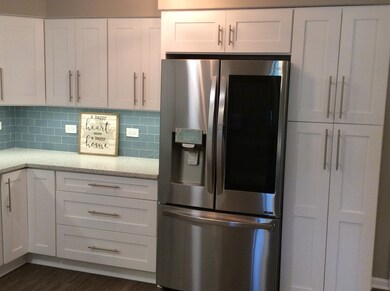 483 N Larch Ave unit 102W, Elmhurst, IL 60126 - photo 2