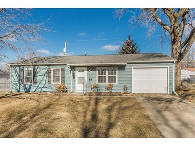 920 Valleyview Dr, Marion, IA 52302 - photo 2