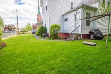 25 Clinton St, Chicopee, MA 01013 - photo 5