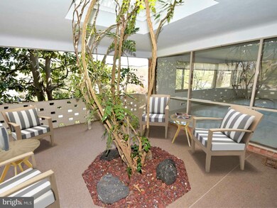 6202 Waterway Dr, Falls Church, VA 22044 - photo 2