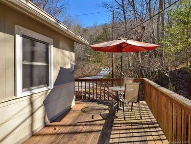 421 Blooming Laurel Dr, Hendersonville, NC 28792 - photo 2