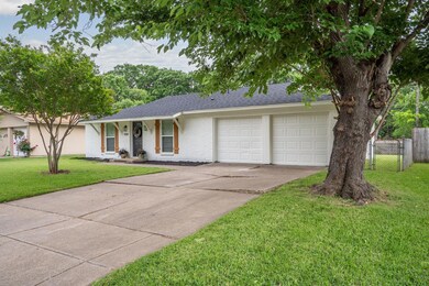 1009 Calcutta St, Hurst, TX 76053 - photo 3