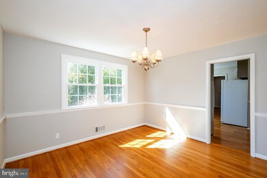 8204 Thornton Rd, Towson, MD 21204 - photo 7