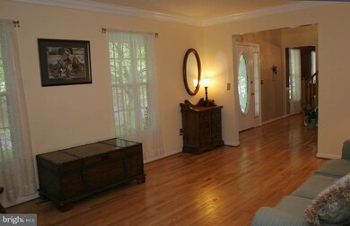 16609 Chalice Ct, Dumfries, VA 22025 - photo 4