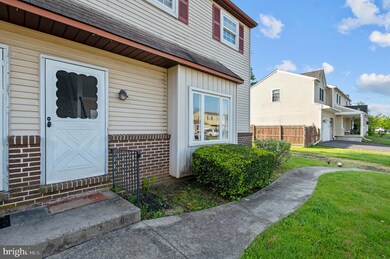 17 S Chestnut Ct, Perkasie, PA 18944 - photo 3