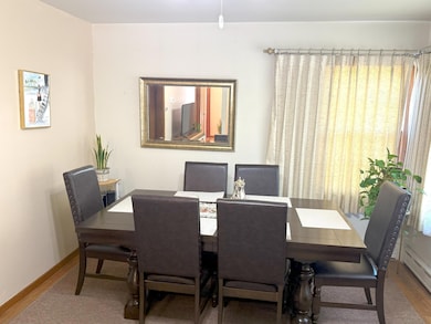 6 Dining Room.jpg