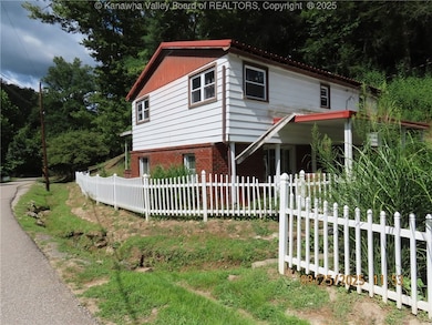 957 Hunter Rd, Charleston, WV 25311 - photo 3