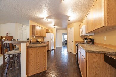 17453GrebeRd-Kitchen1-1