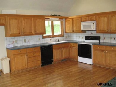 1603 Beaver Lake Blvd, Plattsmouth, NE 68048 - photo 4