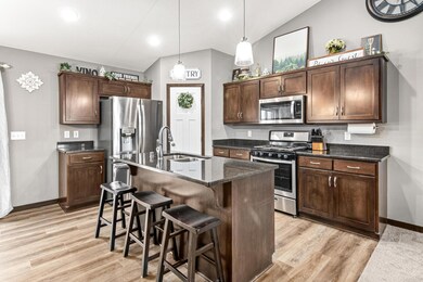 730 Lauren Ave-4.jpg