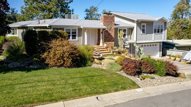 660 Overhill Dr, Redding, CA 96001 - photo 2