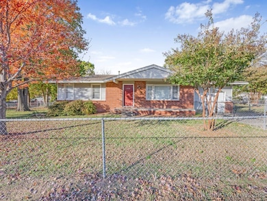 2909 E Woodrow Place, Tulsa, OK 74110 - photo 3