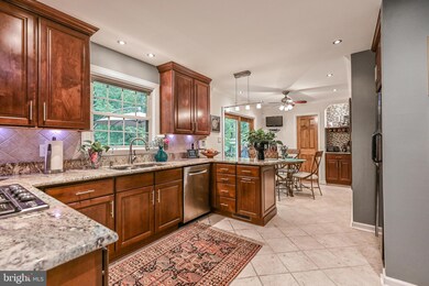 10606 Manor Ct, Manassas, VA 20111 - photo 2