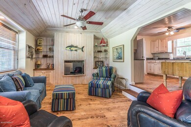 5 Family room