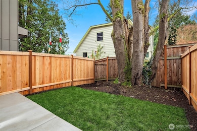 8823 Ashworth Ave N unit B, Seattle, WA 98103 - photo 6