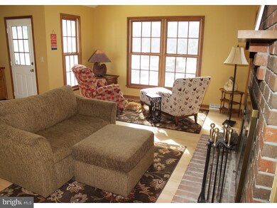 4288 Salem Dr, Emmaus, PA 18049 - photo 5