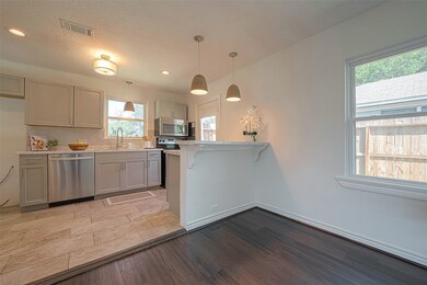 1313 Frost St, Rosenberg, TX 77471 - photo 6